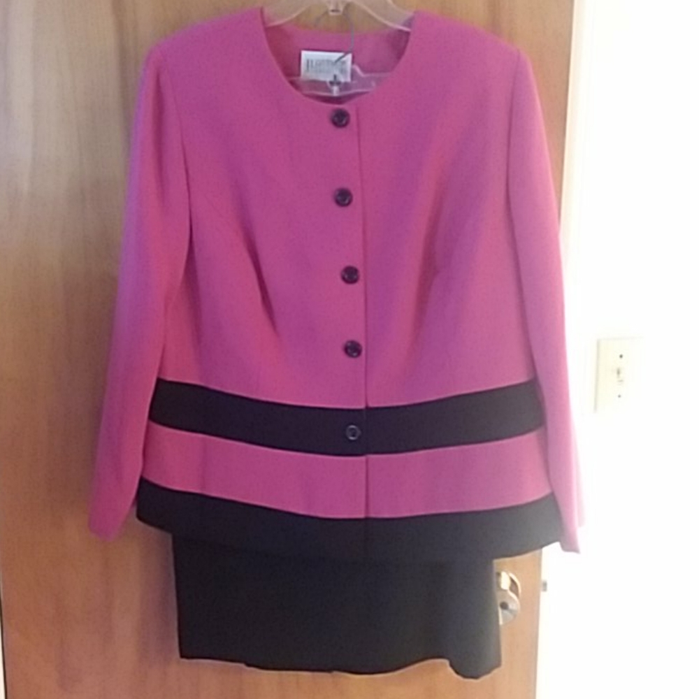 Ladies plus suit.